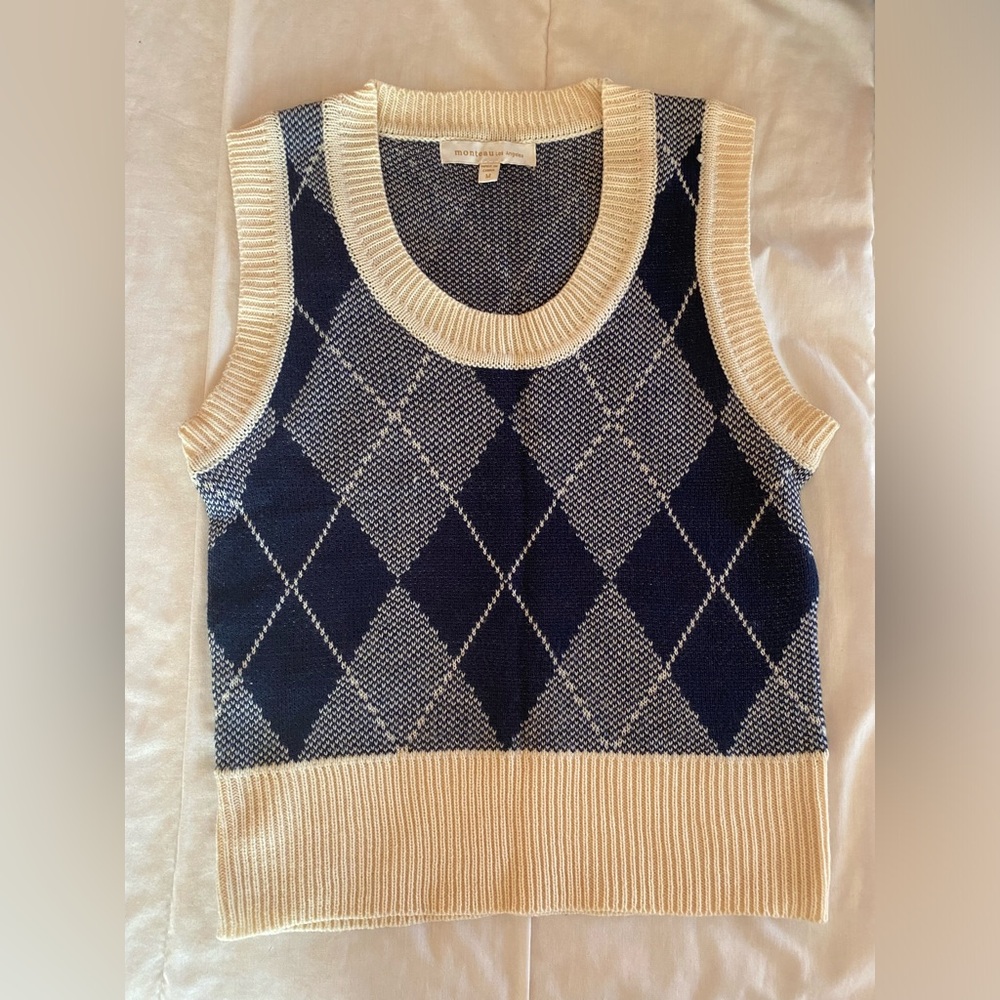 Sweater vest